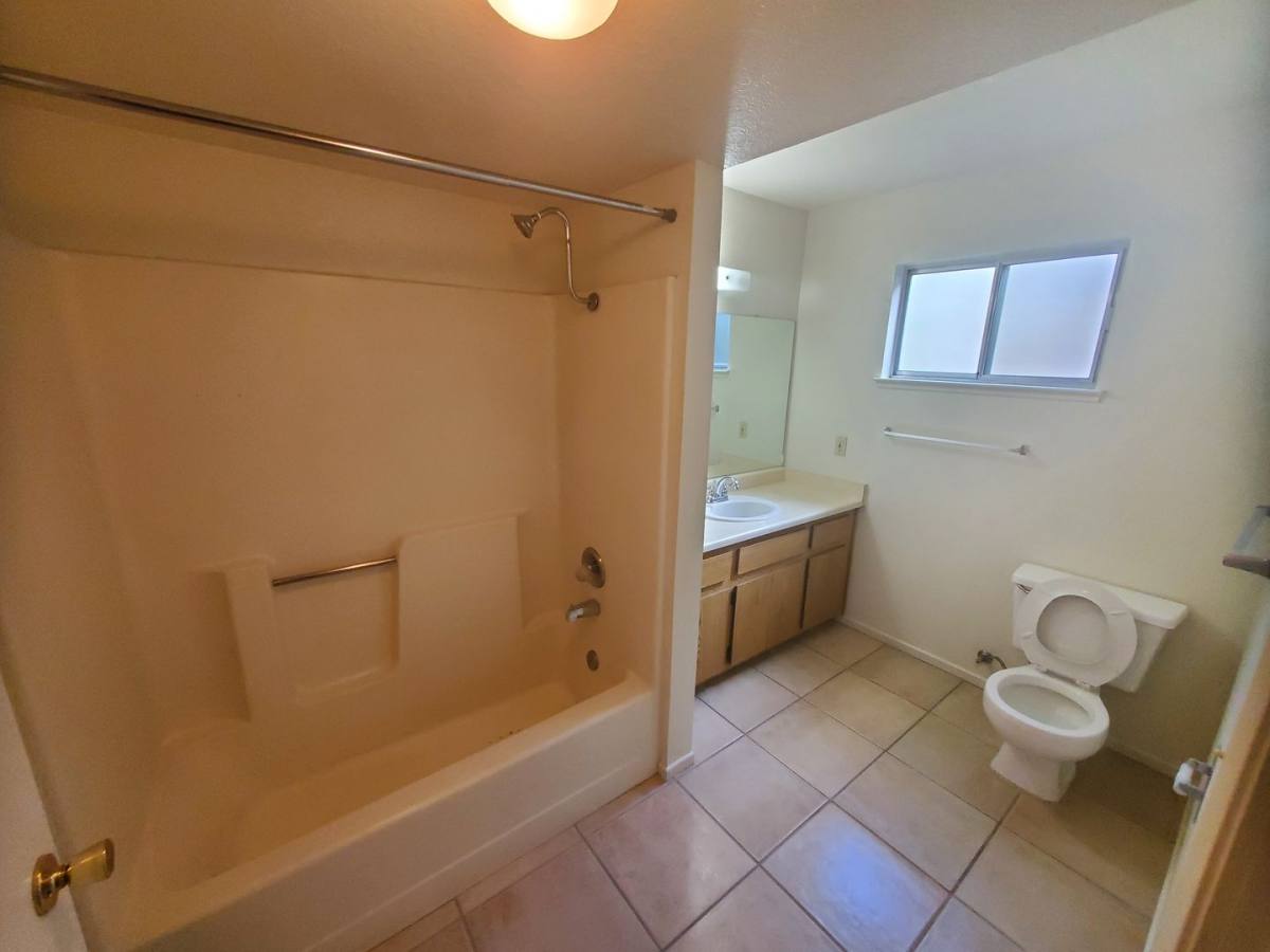Apartment for rent at 595 E Lassen Ave, Chico, CA 95973