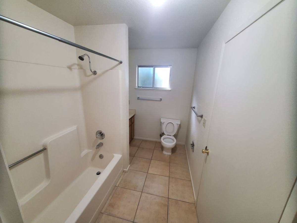 Apartment for rent at 595 E Lassen Ave, Chico, CA 95973