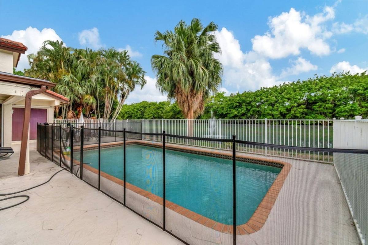 House for rent at 7883 Villa Nova Dr, Boca Raton, FL 33433