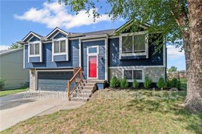 House for rent at 11516 N Windsor Ave, Kansas City, MO 64157