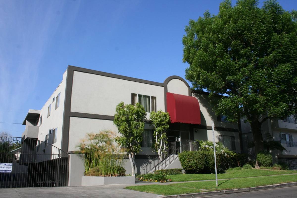 Apartment for rent at 4621-4629 Vista Del Monte Ave, Sherman Oaks, CA 91403