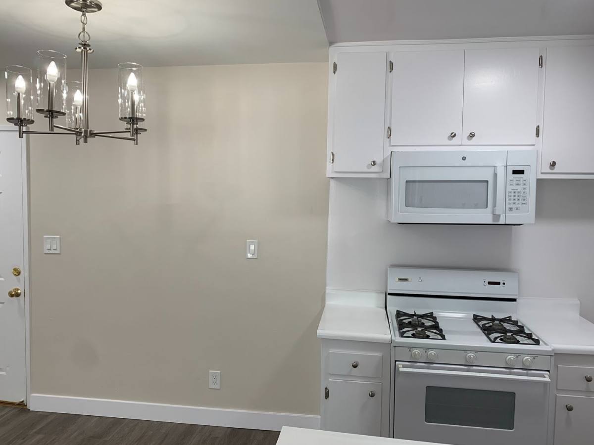 Apartment for rent at 4621-4629 Vista Del Monte Ave, Sherman Oaks, CA 91403