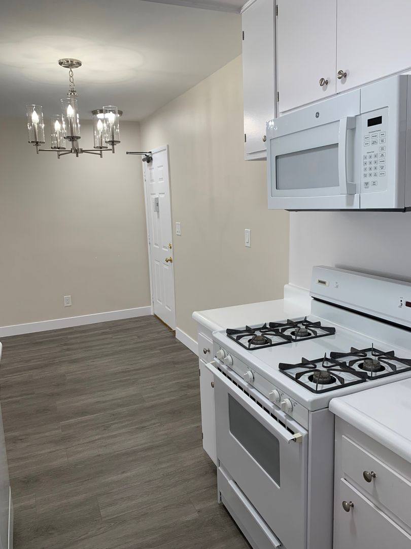 Apartment for rent at 4621-4629 Vista Del Monte Ave, Sherman Oaks, CA 91403