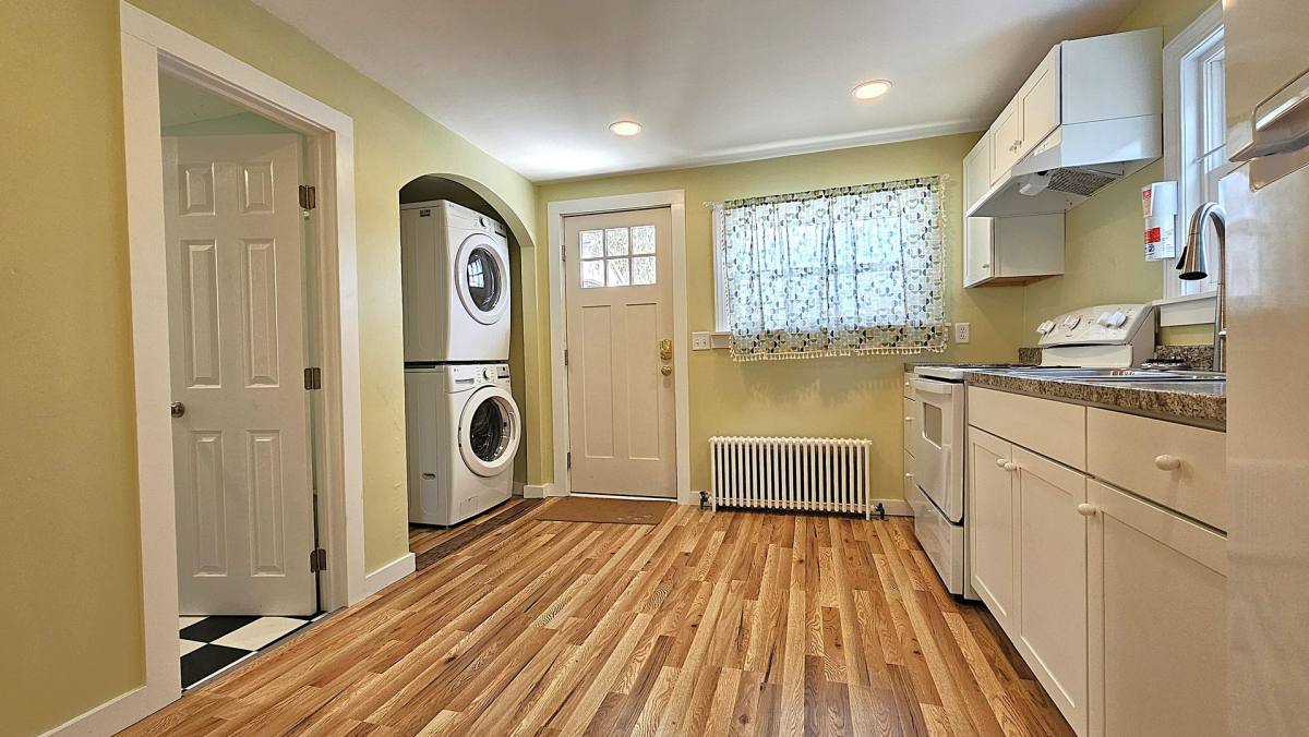 Apartment for rent at 176 Park St, Burlington, VT 05401