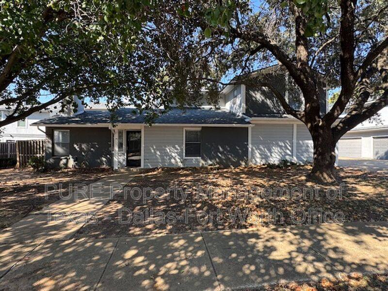 Townhouse for rent at 625 Timberline Dr, Hurst, TX 76053