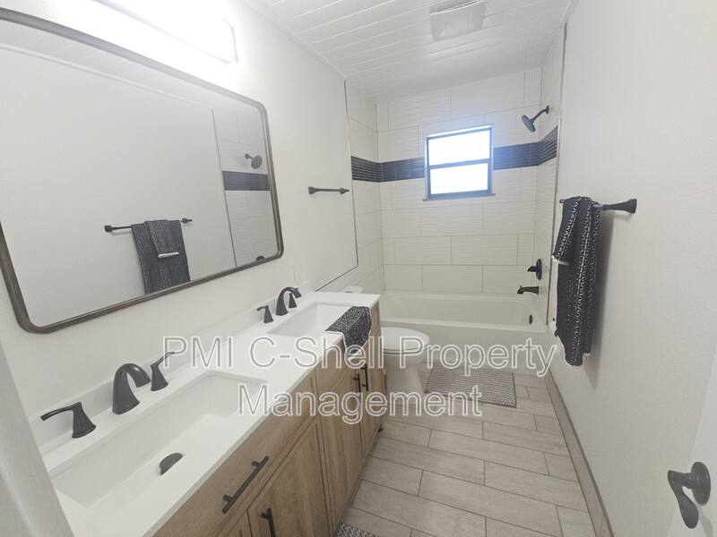 Condo for rent at 913 W Hernandez St, Pensacola, FL 32501