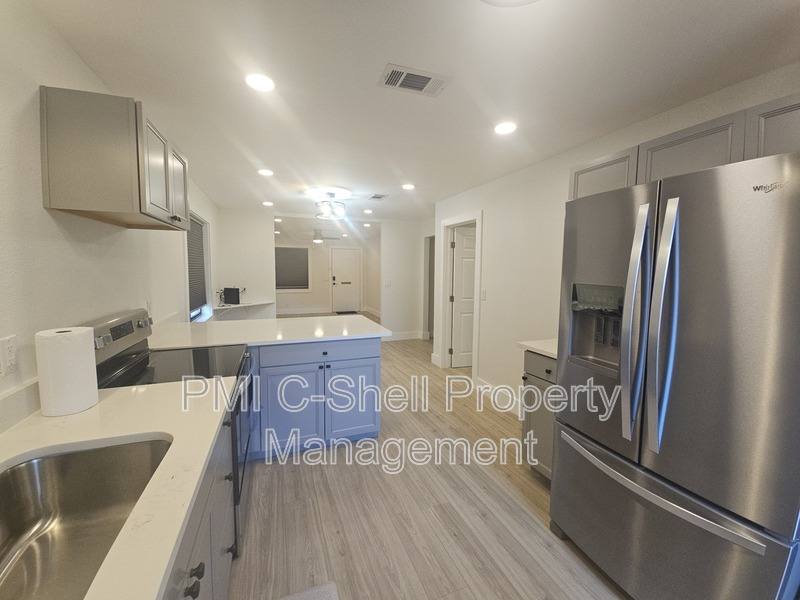 Condo for rent at 913 W Hernandez St, Pensacola, FL 32501