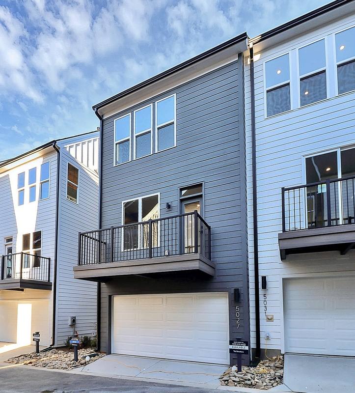 Townhouse for rent at 5027 Duchess Dr, Charlotte, NC 28217