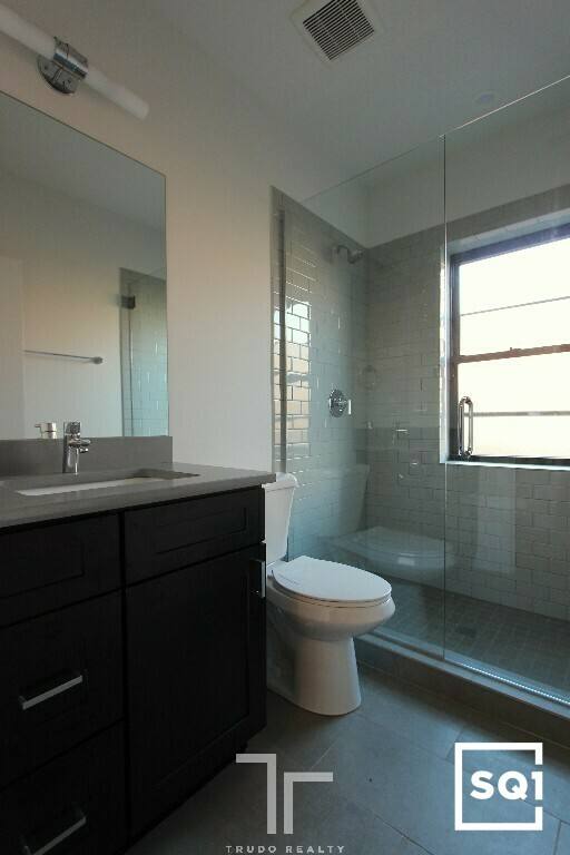 Apartment for rent at 2201 W Eastwood Ave #3E, Chicago, IL 60625