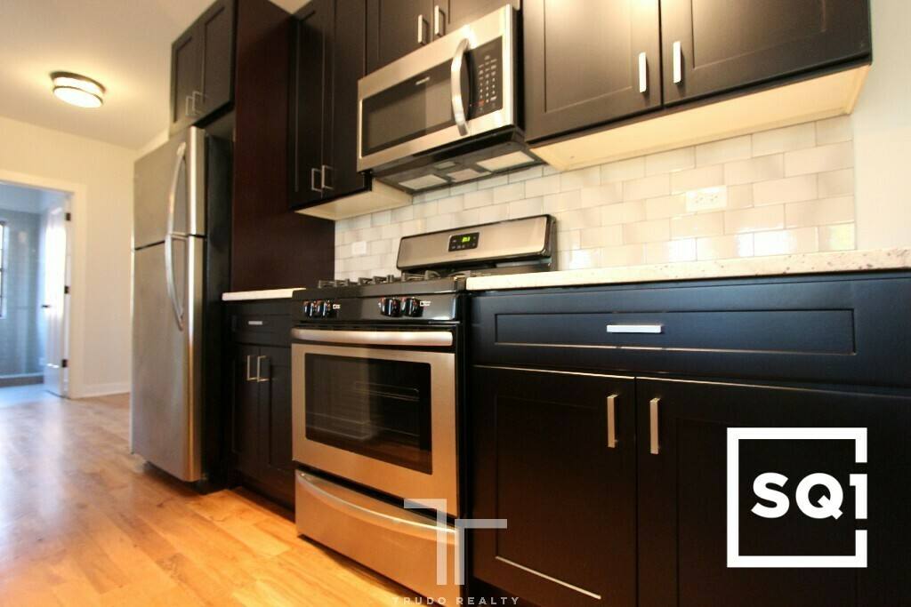 Apartment for rent at 2201 W Eastwood Ave #3E, Chicago, IL 60625