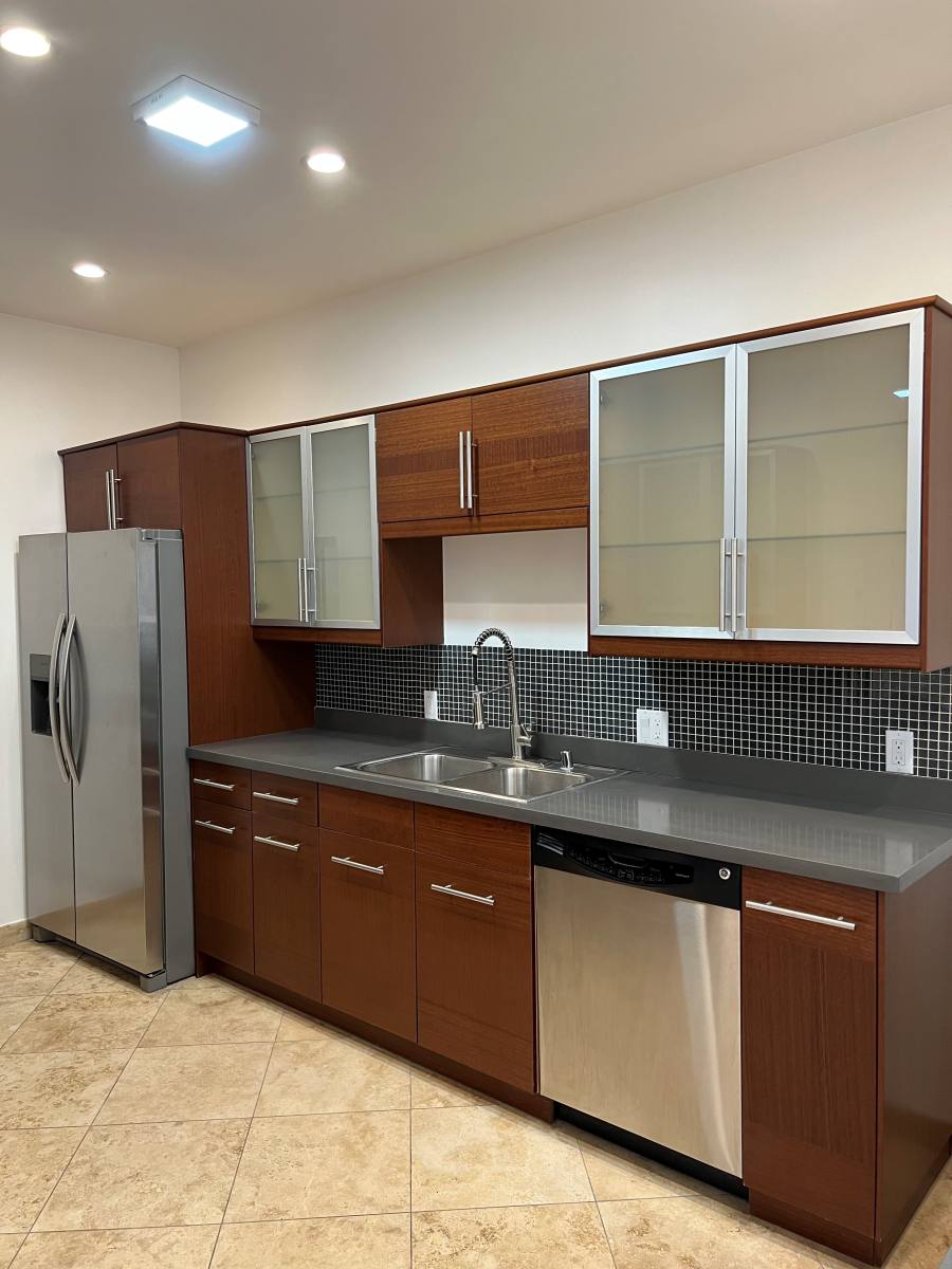 Apartment for rent at 455 N Spaulding Ave, Los Angeles, CA 90036