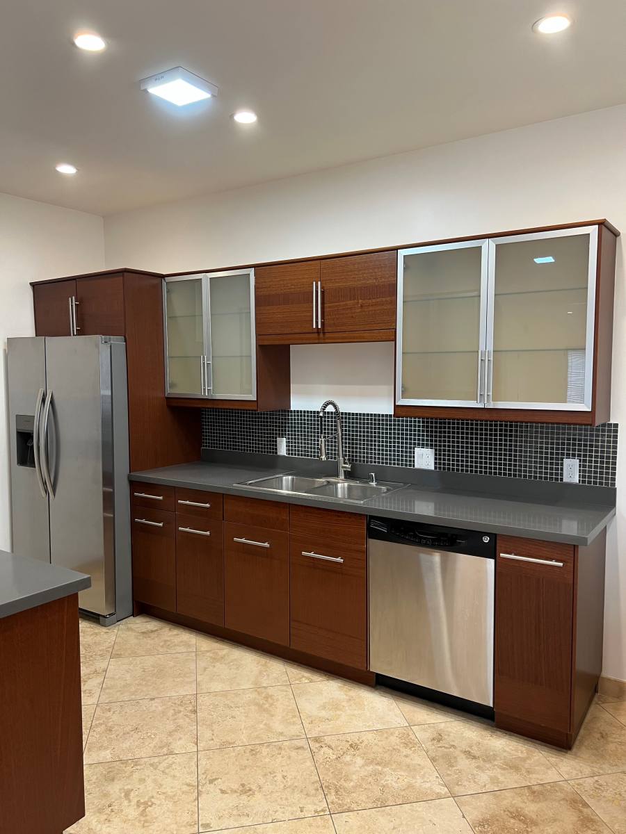 Apartment for rent at 455 N Spaulding Ave, Los Angeles, CA 90036