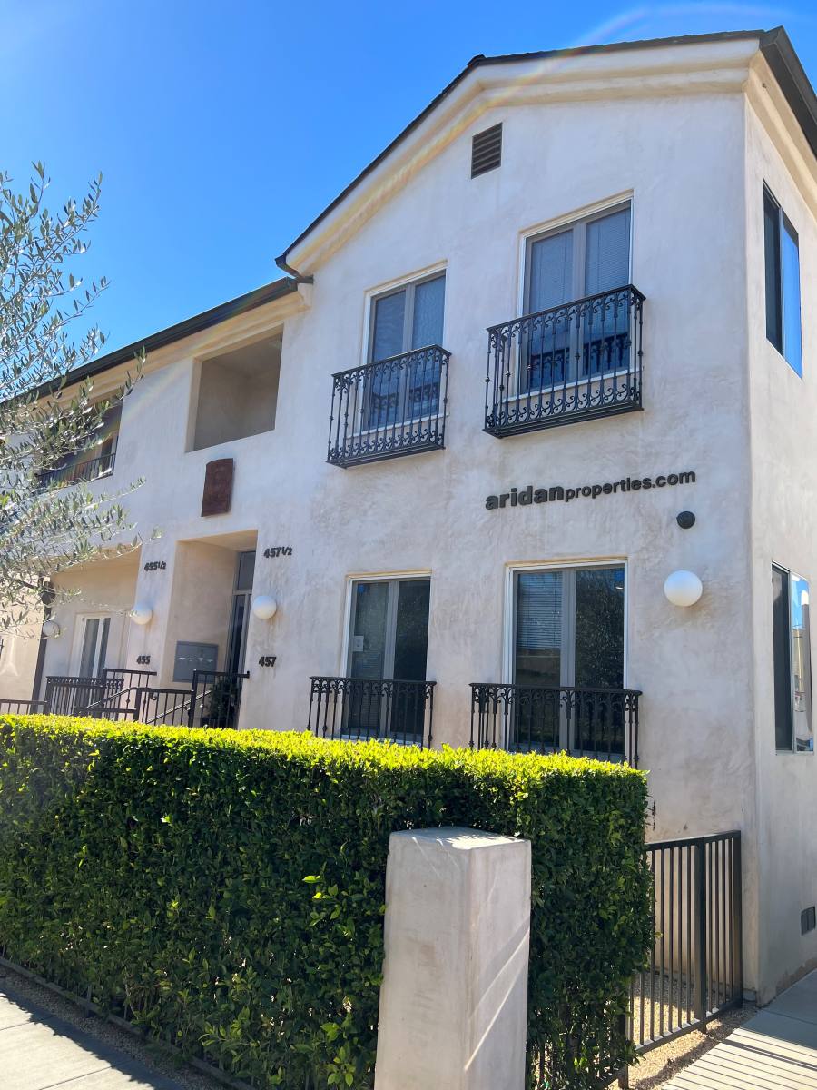 Apartment for rent at 455 N Spaulding Ave, Los Angeles, CA 90036