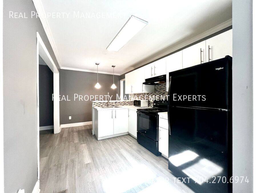 House for rent at 2501 Eastway Dr, Charlotte, NC 28205