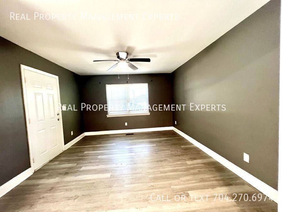 House for rent at 2501 Eastway Dr, Charlotte, NC 28205