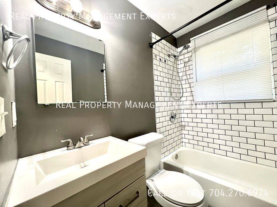 House for rent at 2501 Eastway Dr, Charlotte, NC 28205