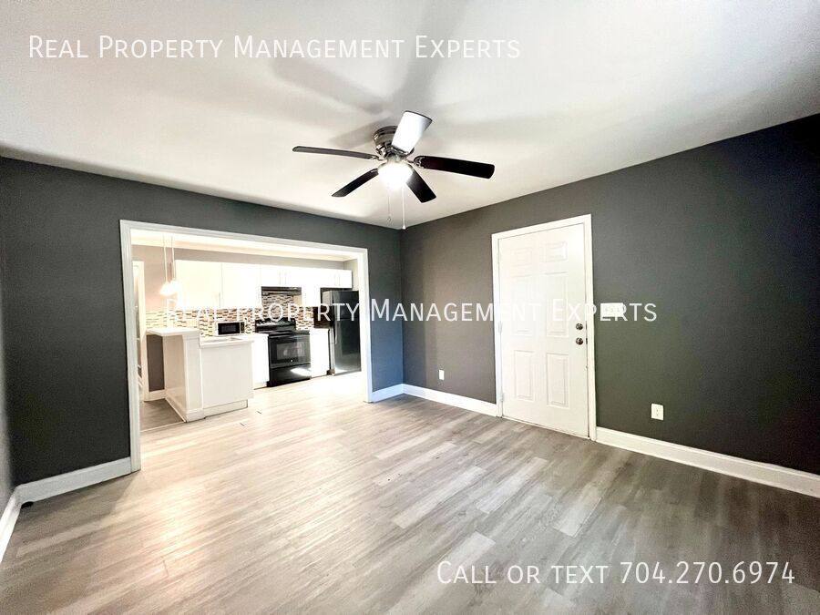 House for rent at 2501 Eastway Dr, Charlotte, NC 28205