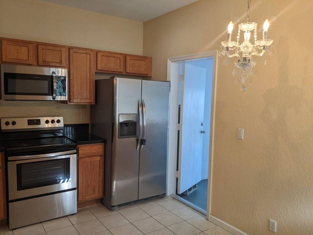 Townhouse for rent at 2226 Oakmont Dr, West Palm Beach, FL 33404