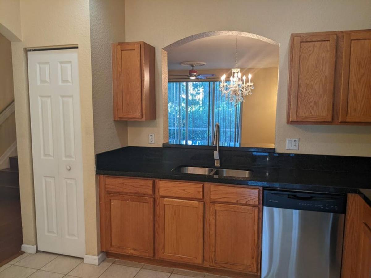 Townhouse for rent at 2226 Oakmont Dr, West Palm Beach, FL 33404
