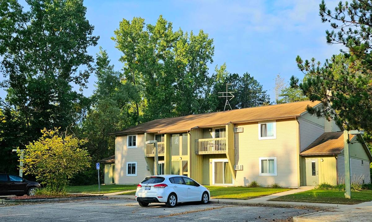 Apartment for rent at 2795 W Knox Rd, Beaverton, MI 48612