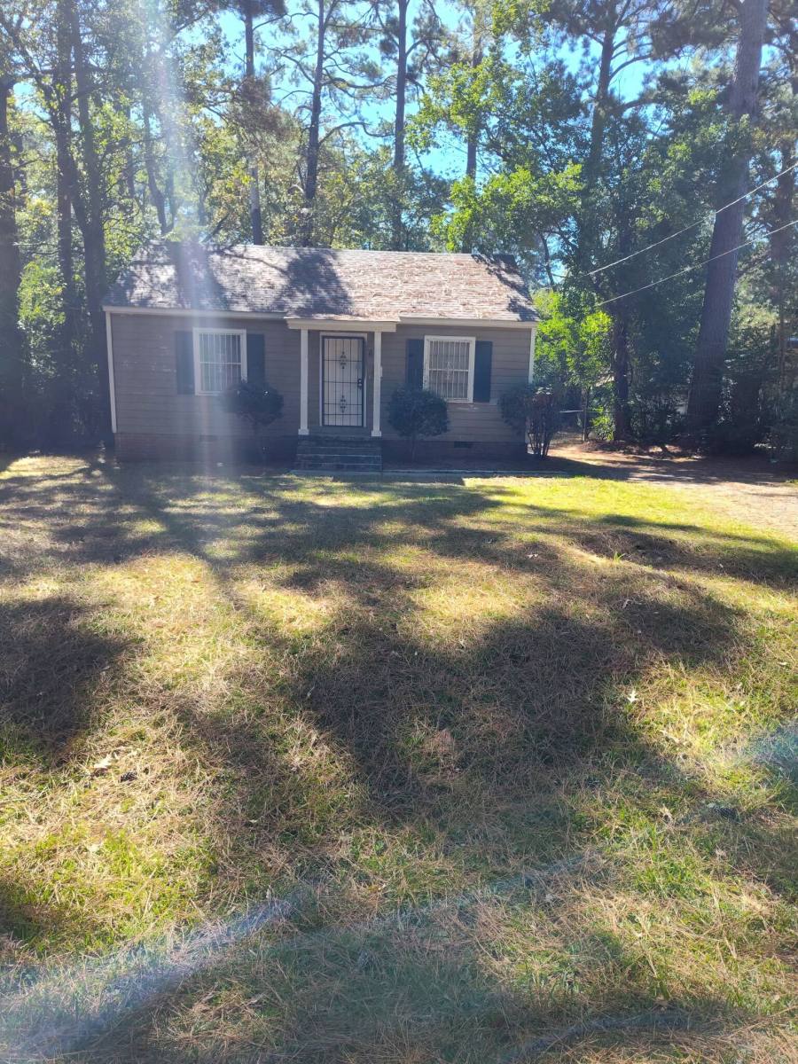 House for rent at 661 Woodbury Rd, Jackson, MS 39206