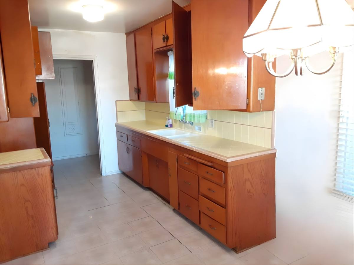 Apartment for rent at 5824-5828 Montebello Park Way, Los Angeles, CA 90022