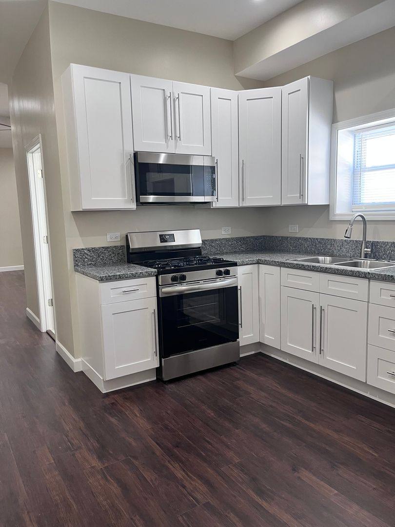 Apartment for rent at 5026-32 W Madison St, Chicago, IL 60644