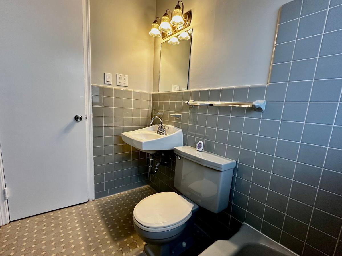 Apartment for rent at 5723 E Harbor Dr, Fruitland Park, FL 34731