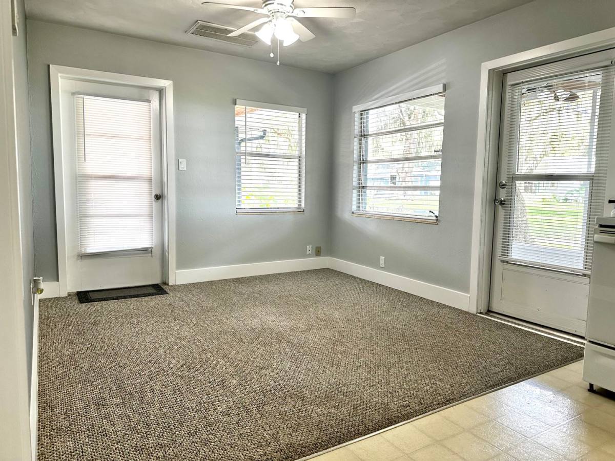 Apartment for rent at 5723 E Harbor Dr, Fruitland Park, FL 34731