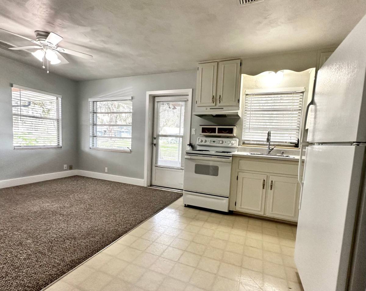 Apartment for rent at 5723 E Harbor Dr, Fruitland Park, FL 34731