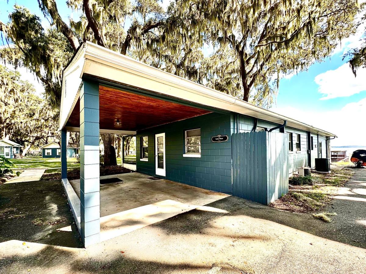 Apartment for rent at 5723 E Harbor Dr, Fruitland Park, FL 34731