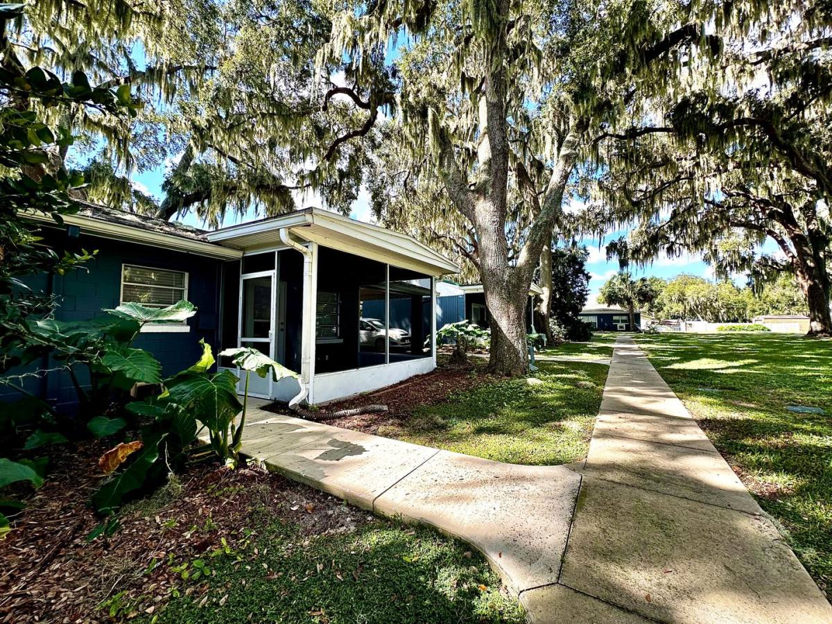 Apartment for rent at 5723 E Harbor Dr, Fruitland Park, FL 34731