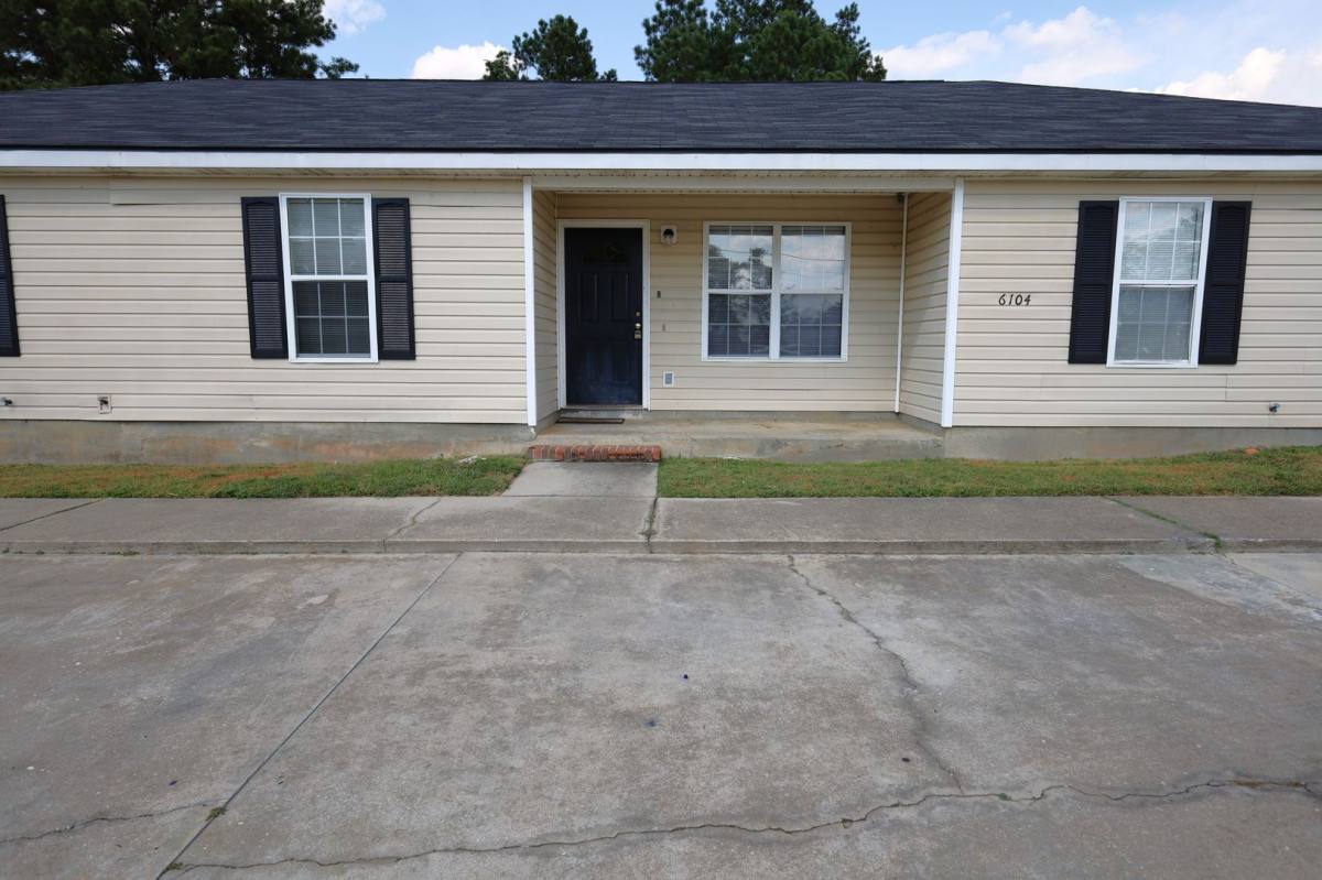 Apartment for rent at 6104 Vinnie Dr, Valdosta, GA 31605