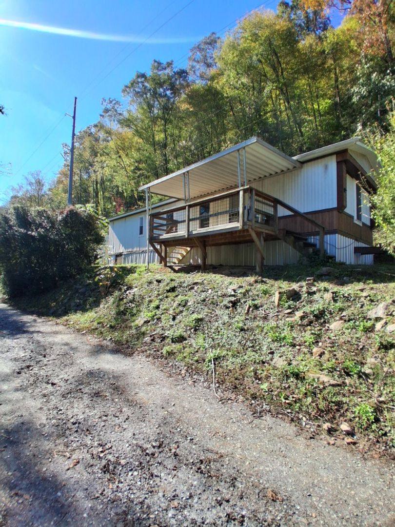 House for rent at 462 Tunnel Mountain Rd, Sylva, NC 28779