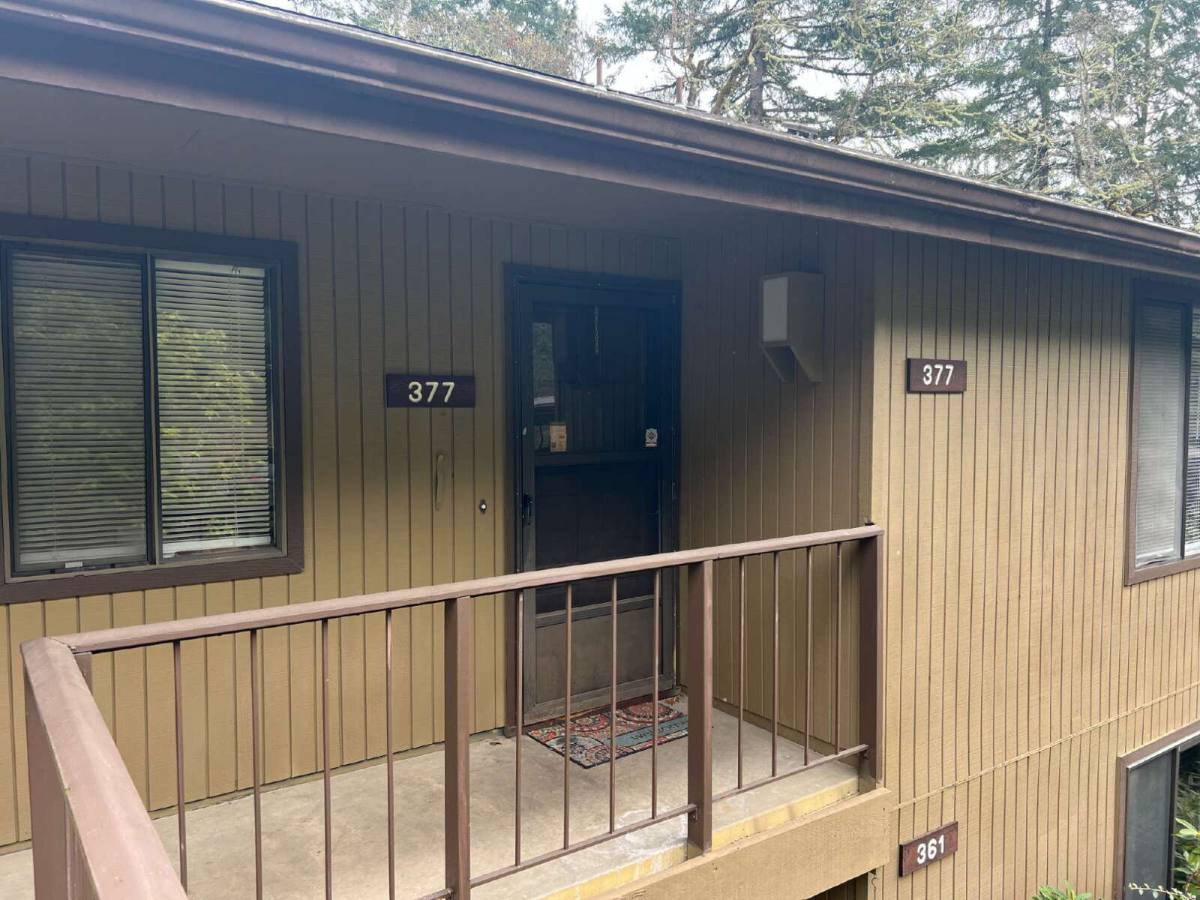 Apartment for rent at 377 Hunington Ave, Eugene, OR 97405