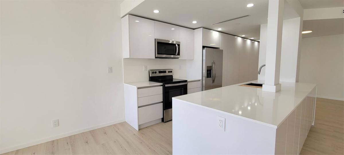 Apartment for rent at 19355 Turnberry Way #23F, Miami, FL 33180