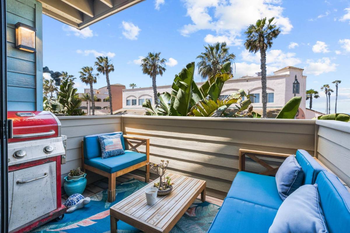 Townhouse for rent at 727 Seacoast Dr, Imperial Beach, CA 91932