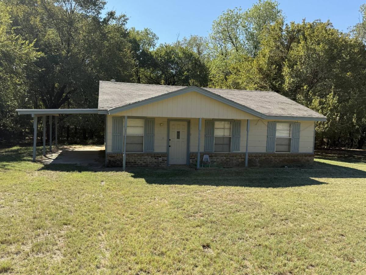 House for rent at 3711 Greenwood Rd, Weatherford, TX 76088