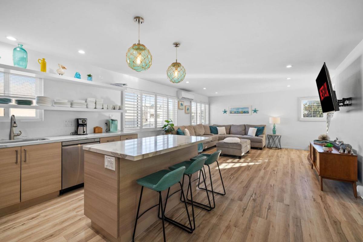 House for rent at 818 Rockaway Court, San Diego, CA 92109