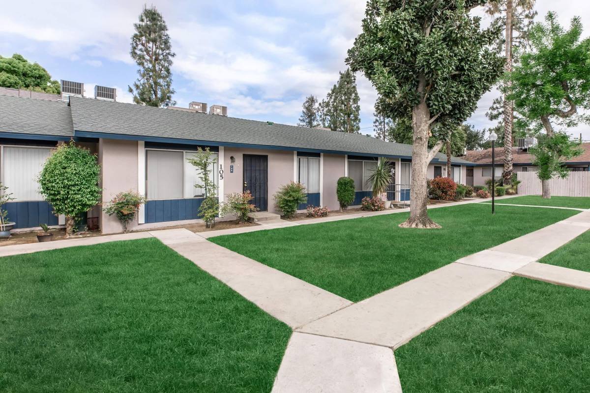 Apartment for rent at 3340 E Dakota Ave, Fresno, CA 93726
