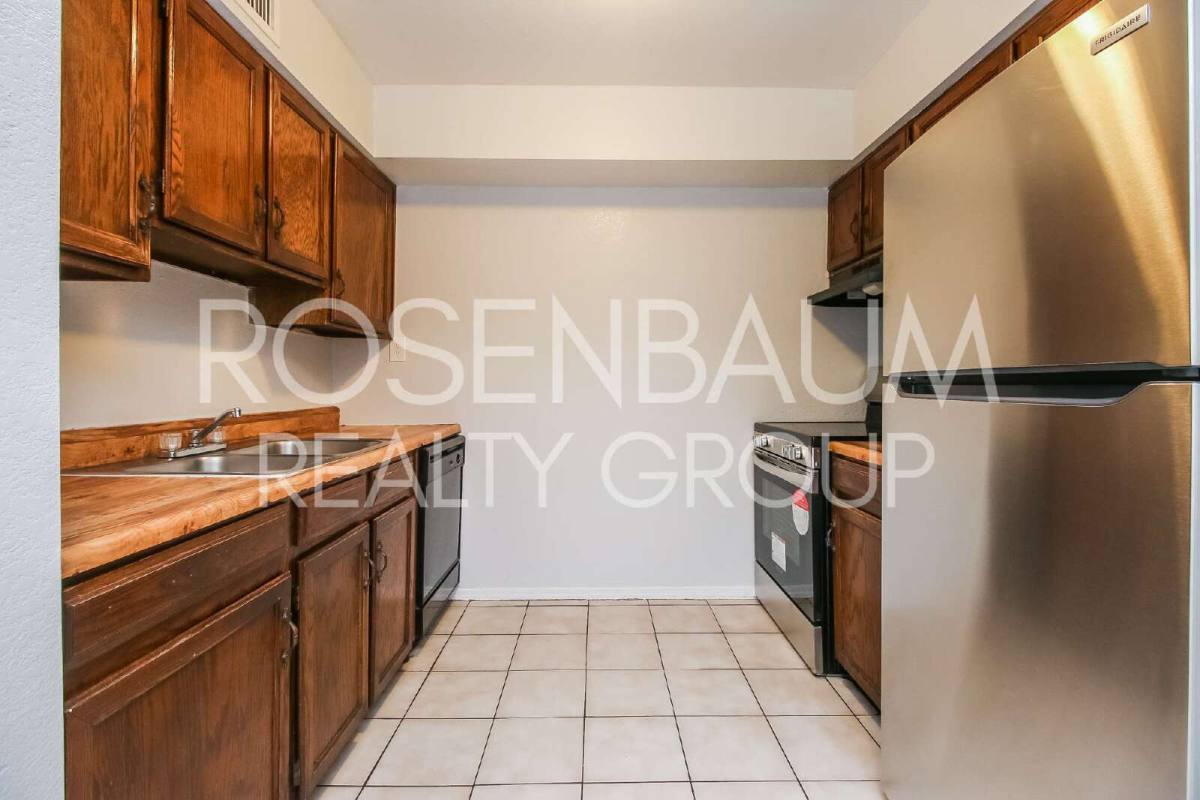 Apartment for rent at 1050 W University Dr #201, Mesa, AZ 85201