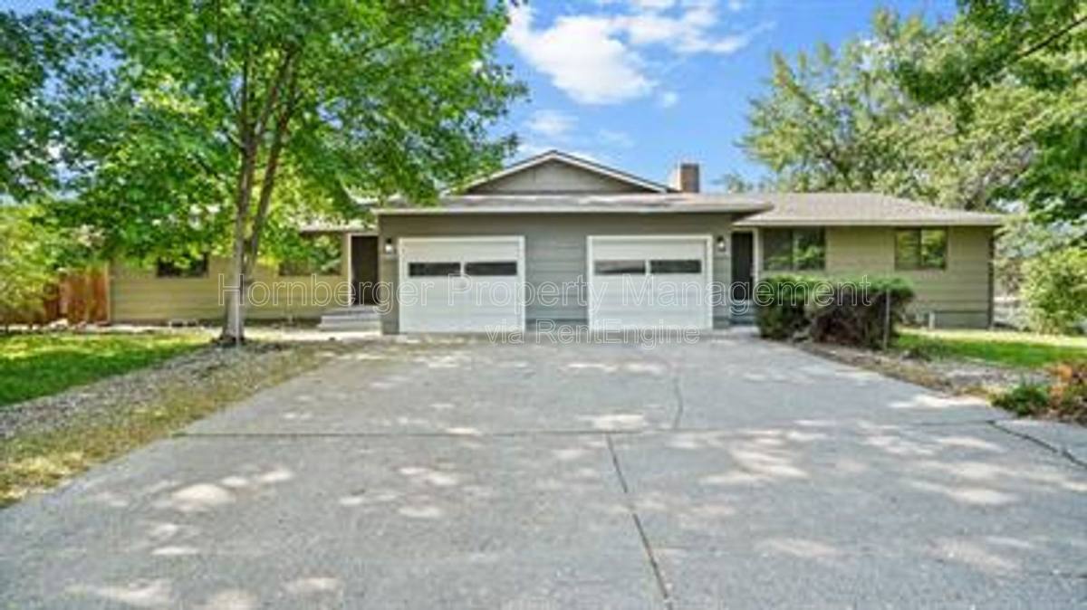 Townhouse for rent at 10420 E Mission Ave, Spokane, WA 99206