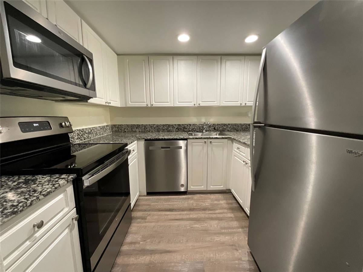 Apartment for rent at 19477 NE 10th Ave, Miami, FL 33179