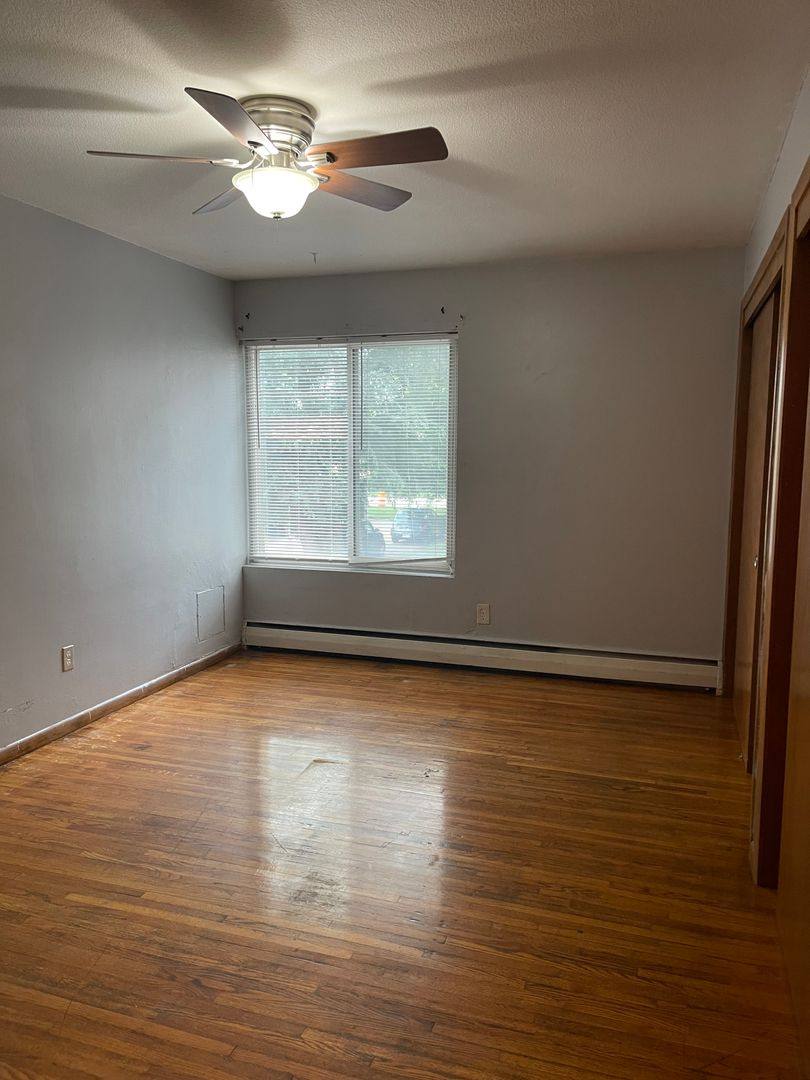 Apartment for rent at 801 University Ave SE, Minneapolis, MN 55414
