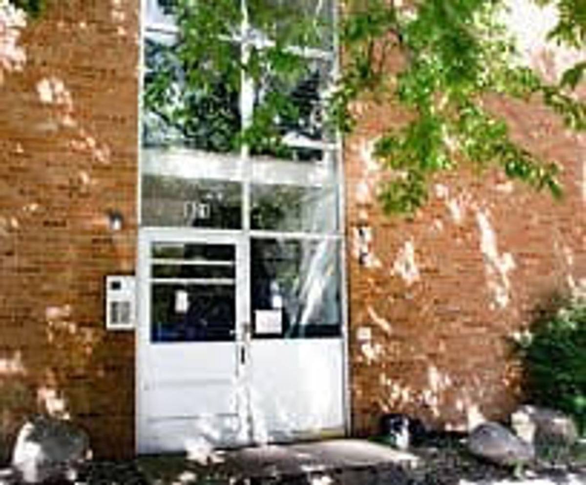 Apartment for rent at 801 University Ave SE, Minneapolis, MN 55414