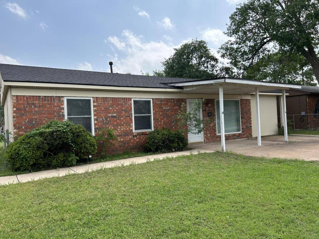 6106 NW Ash Ave, Lawton, OK 73505 - House For Rent