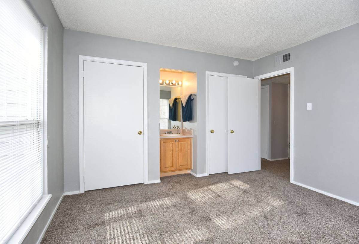 Apartment for rent at 9730 E 33rd St, Tulsa, OK 74146