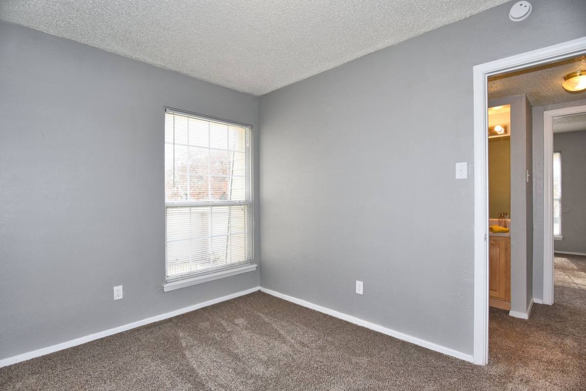 Apartment for rent at 9730 E 33rd St, Tulsa, OK 74146