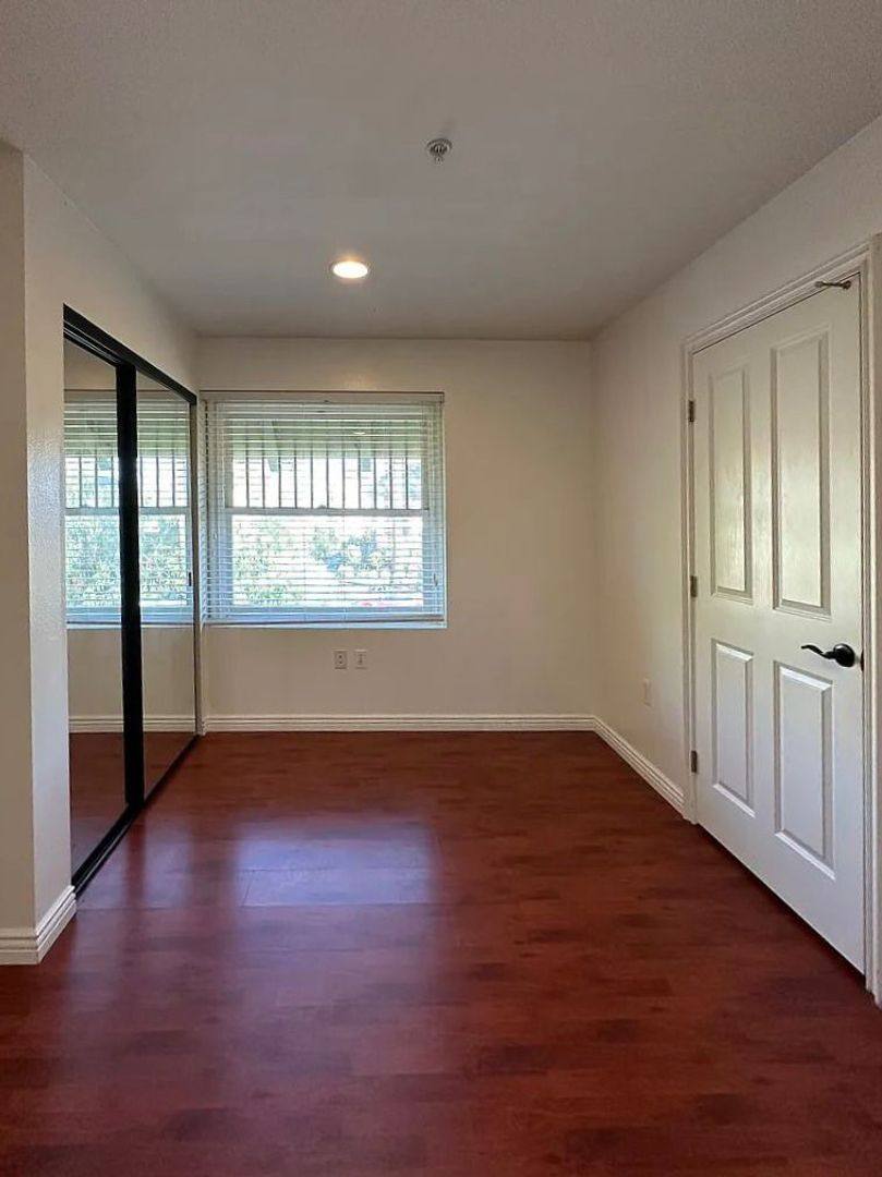 Apartment for rent at 2667-2673 Menlo Ave, Los Angeles, CA 90007