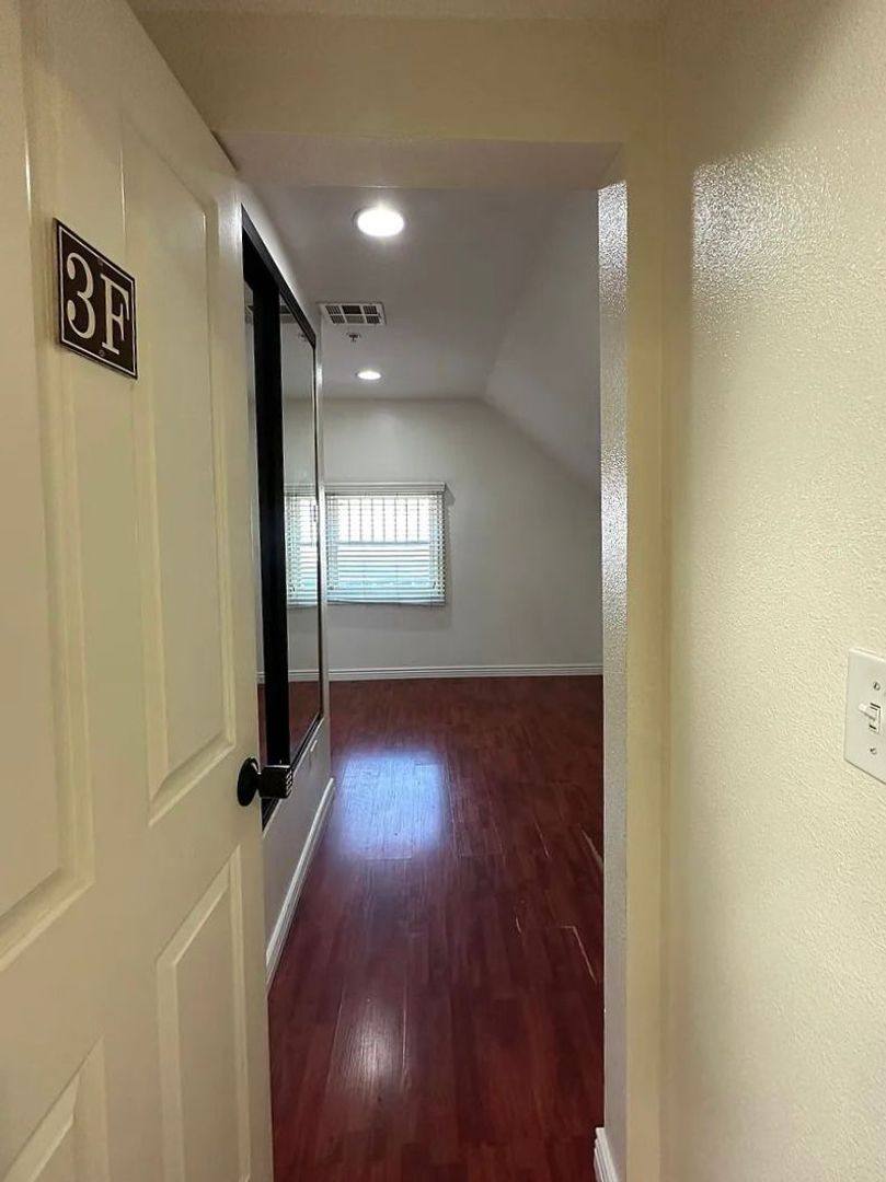 Apartment for rent at 2667-2673 Menlo Ave, Los Angeles, CA 90007